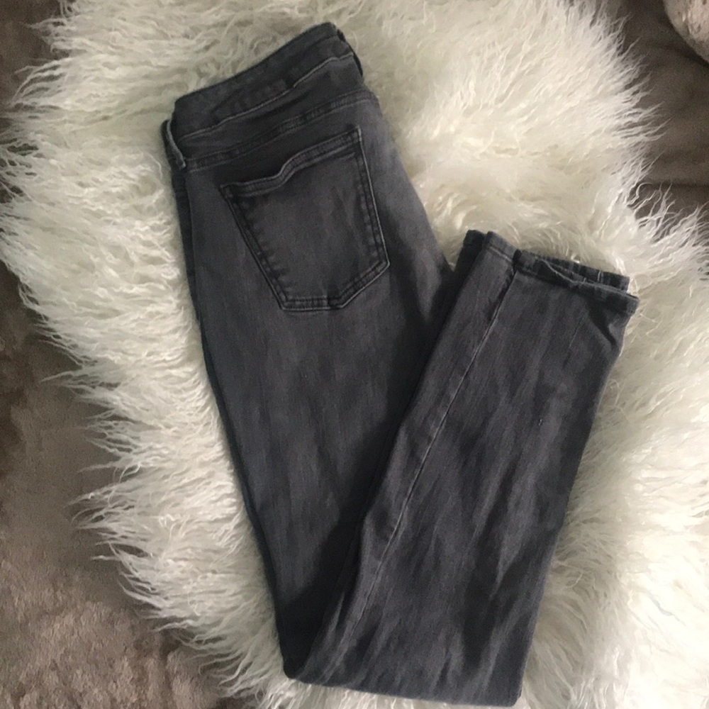 Calvin Klein Ultimate Skinny Jeans- gray